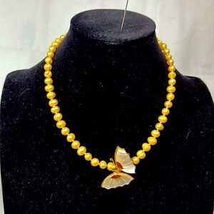 Artisan made NWOT genuine pearl 18” necklace set.